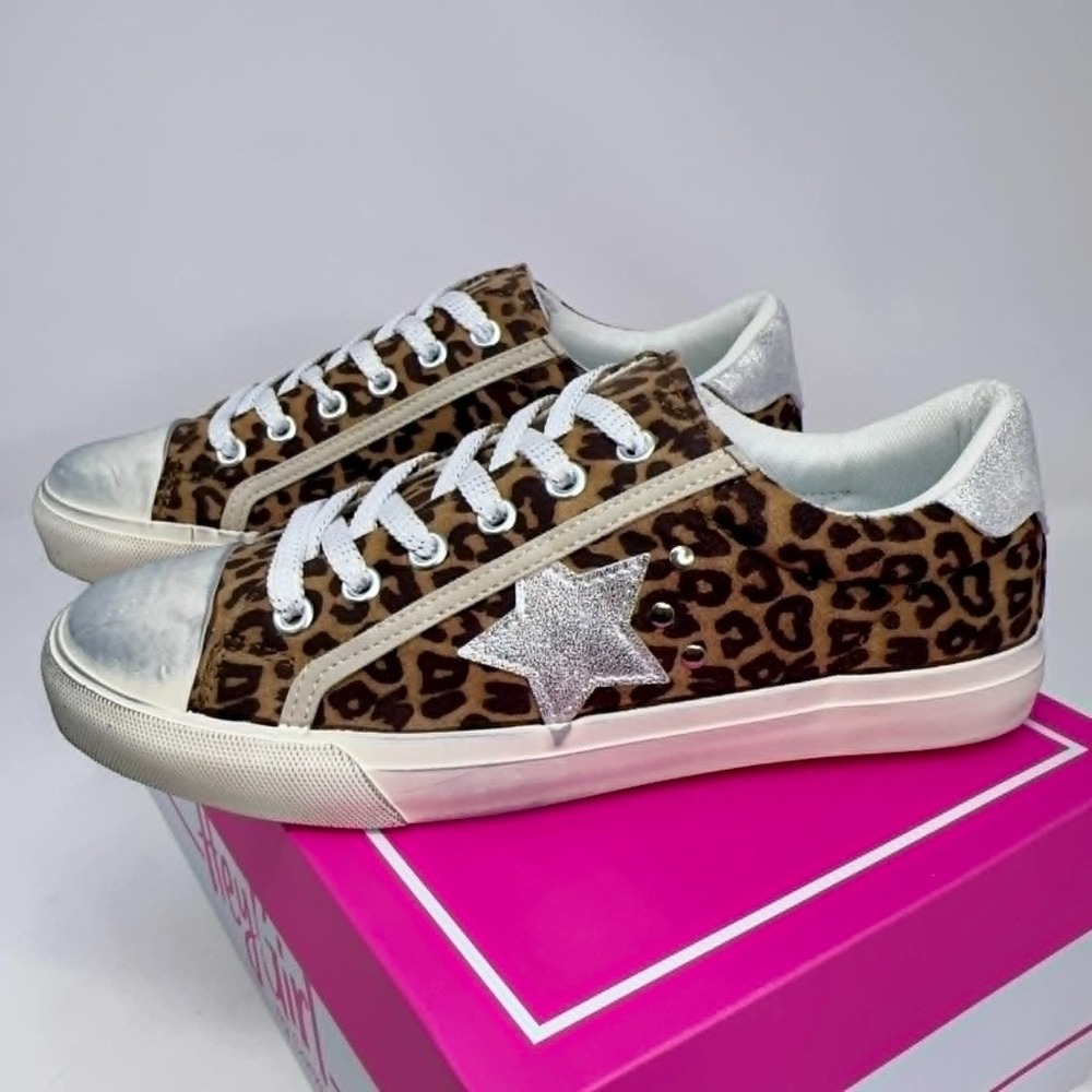 NEW‎ Corkys Hey Girl Big Dipper Sneakers Women's 7 Leopard Silver Lace Up Star